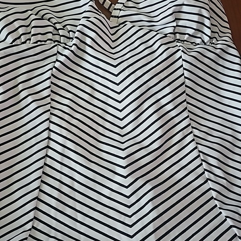 Cupshe stripped V neck one piece swimsuit size medium - Picture 5 of 6